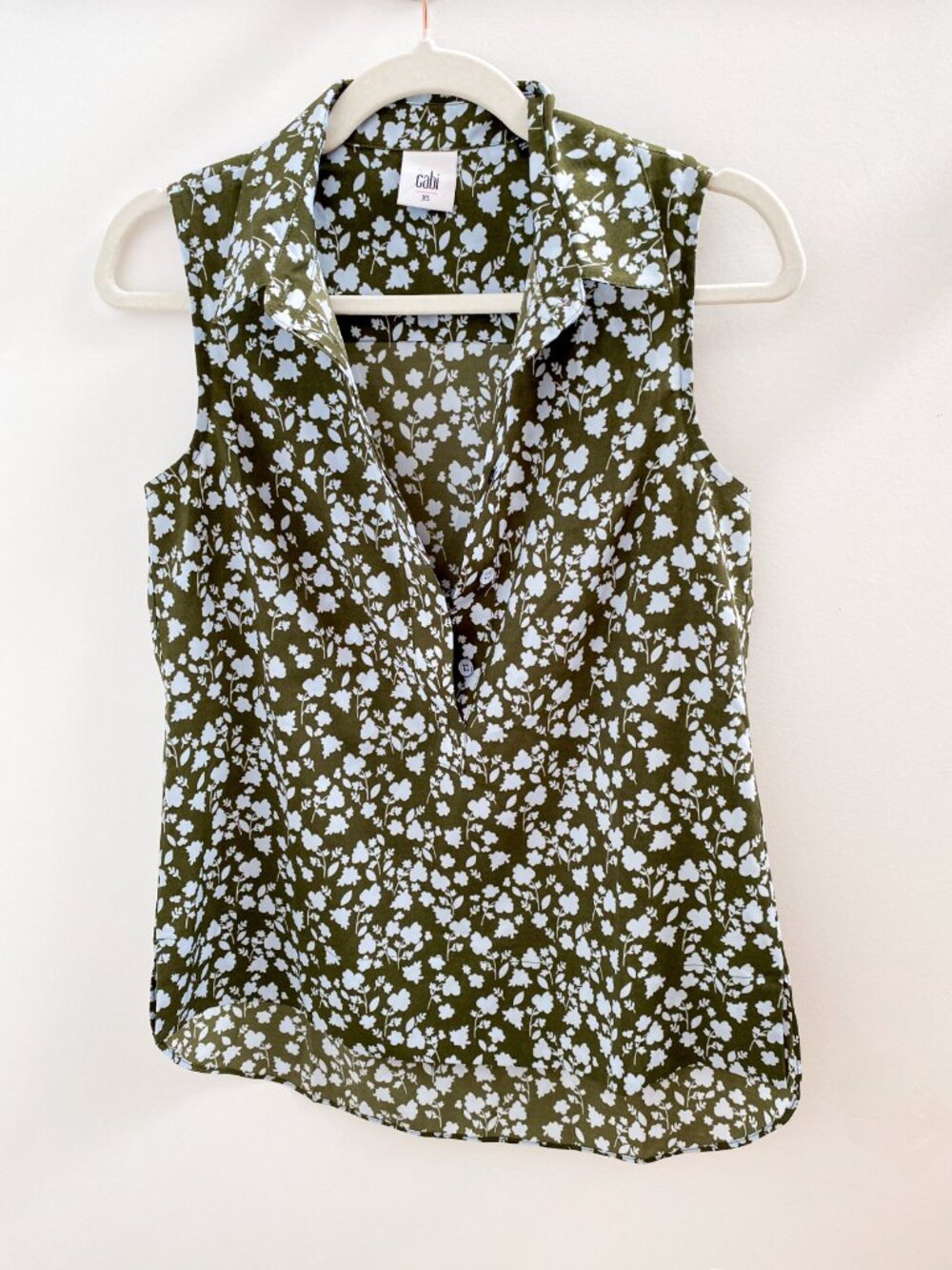 Cabi Green and Blue Floral Print Sleeveless Blouse XS